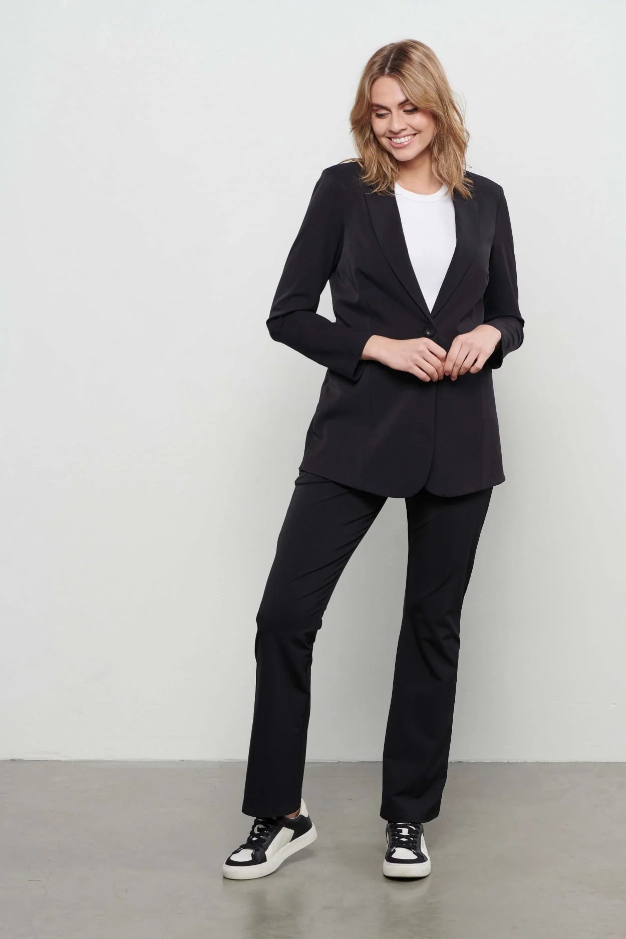 &CO WOMAN - Philana Long Travel Blazer Black