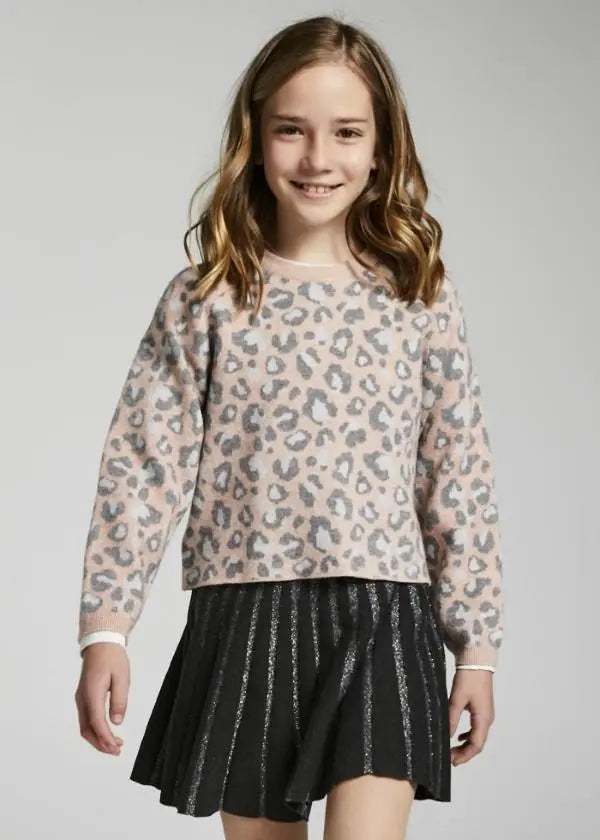 Leopard print sweater for teen girl - Makeup