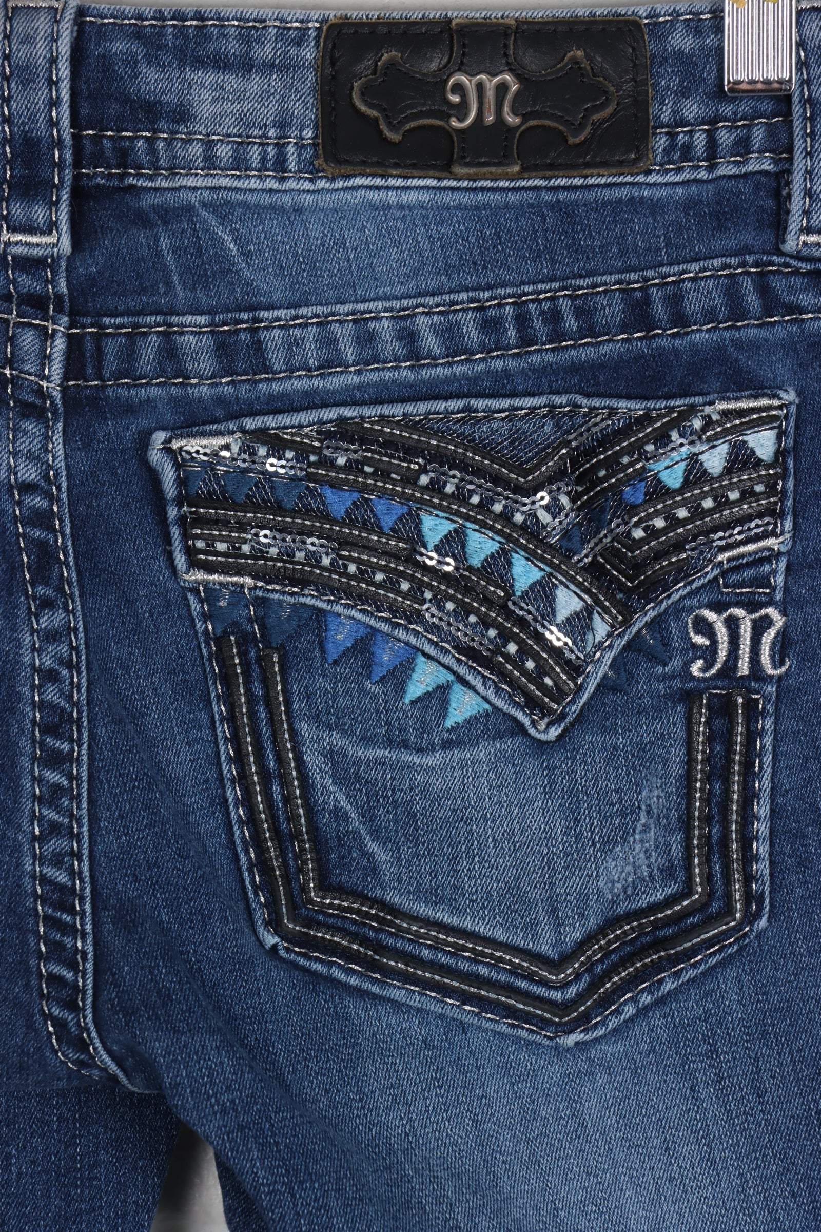 MISS ME Sequin Stitch Pockets Signature Boot Cut Jeans (Women's 28)