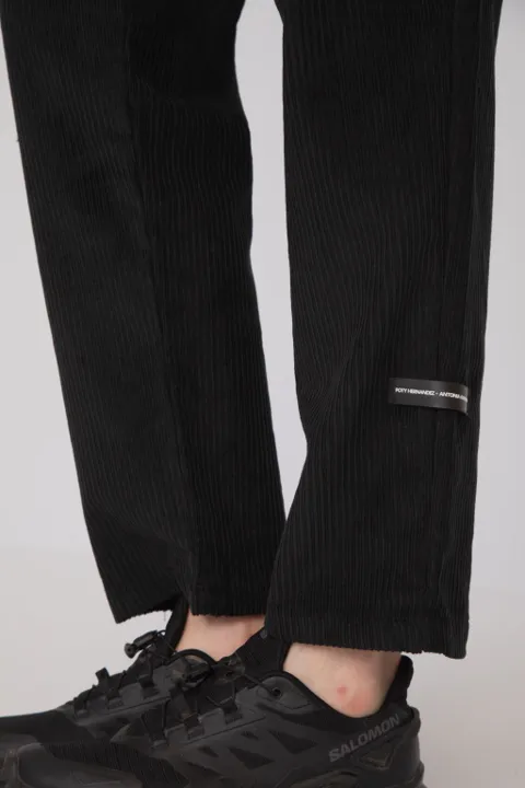 Pantalon Planeta Negro