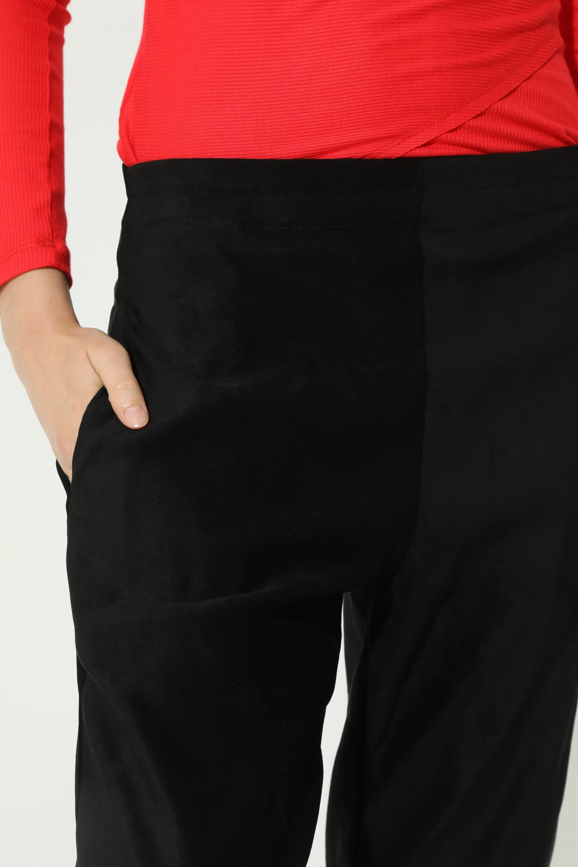 Pantalon Recto Aterciopelado Negro