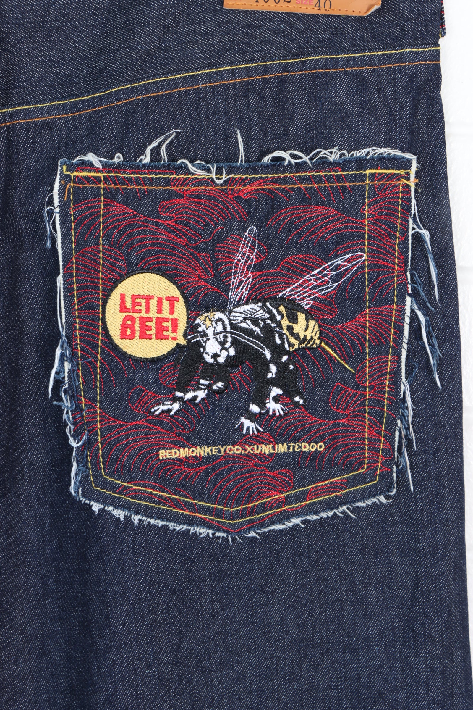 RMC Red Monkey Let It Bee! Embroidered Y2K Jeans (40)